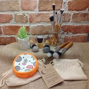 11pc Bamboo Make Up Brush Set & 10pc Cotton Make Up Removal Pads & Bag