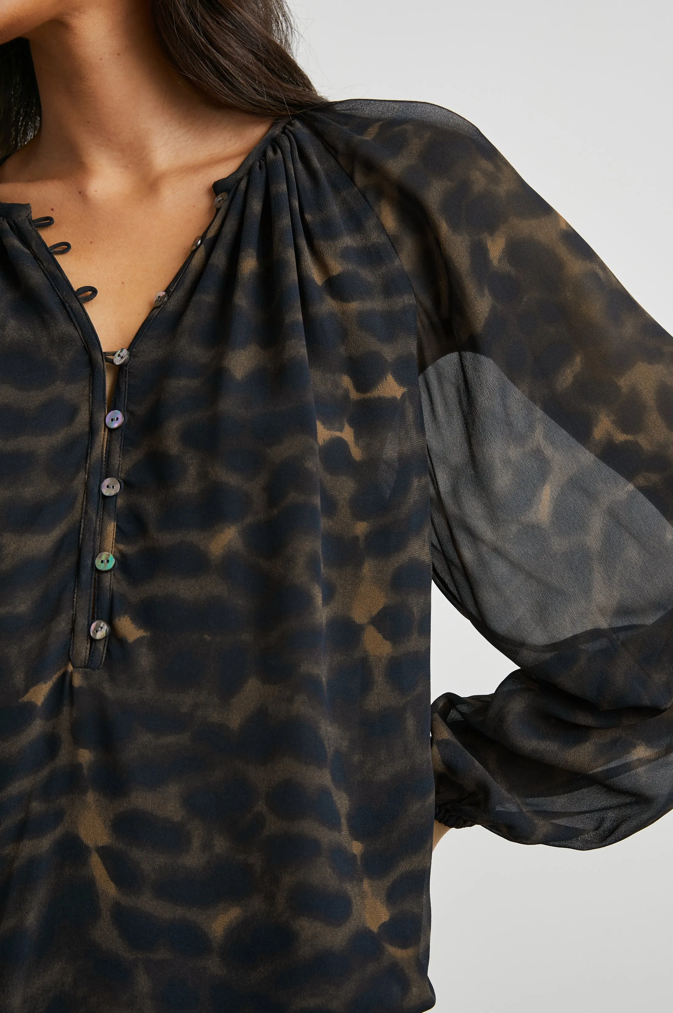 INDI TOP - UMBER LEOPARD