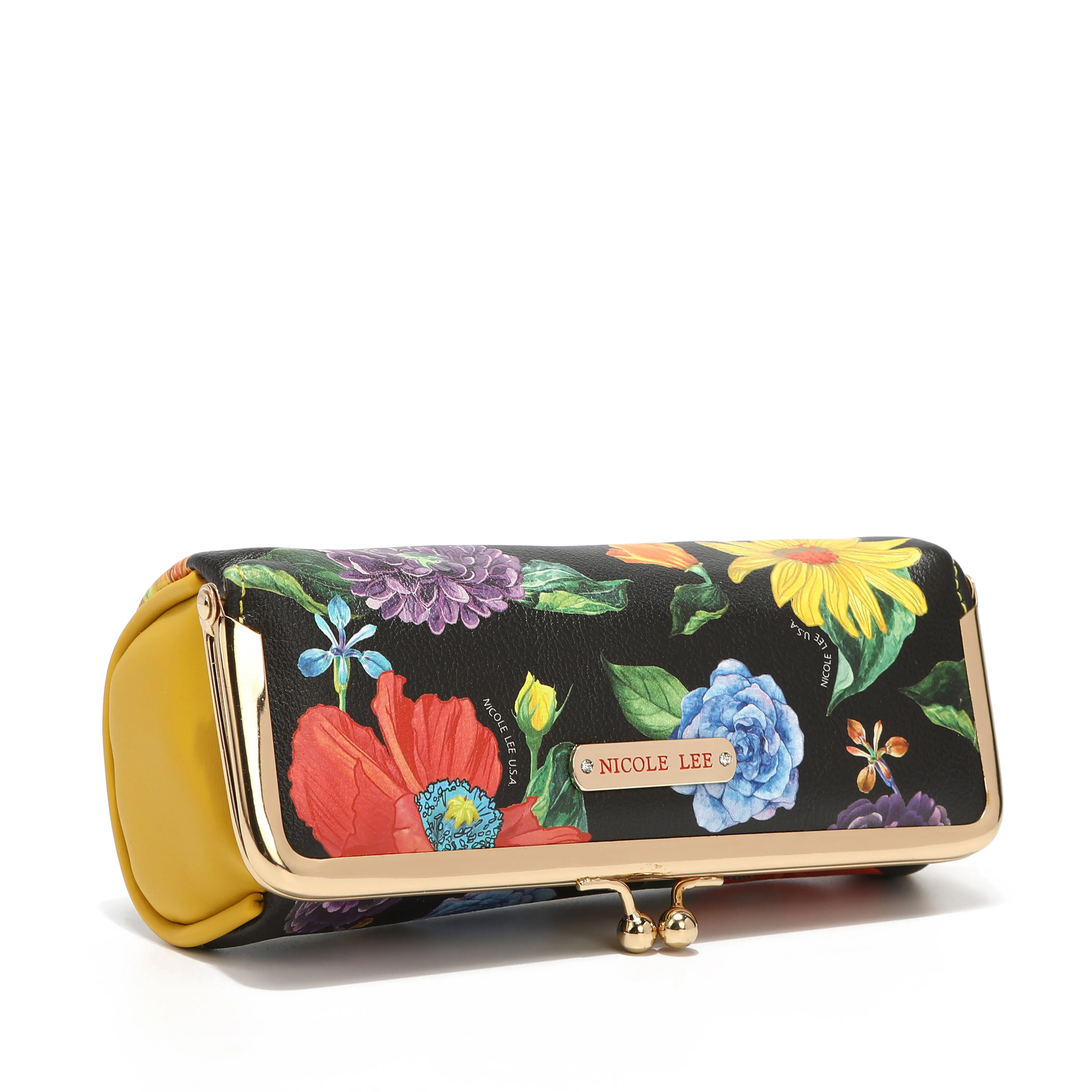 KISS LOCK MAKEUP CASE