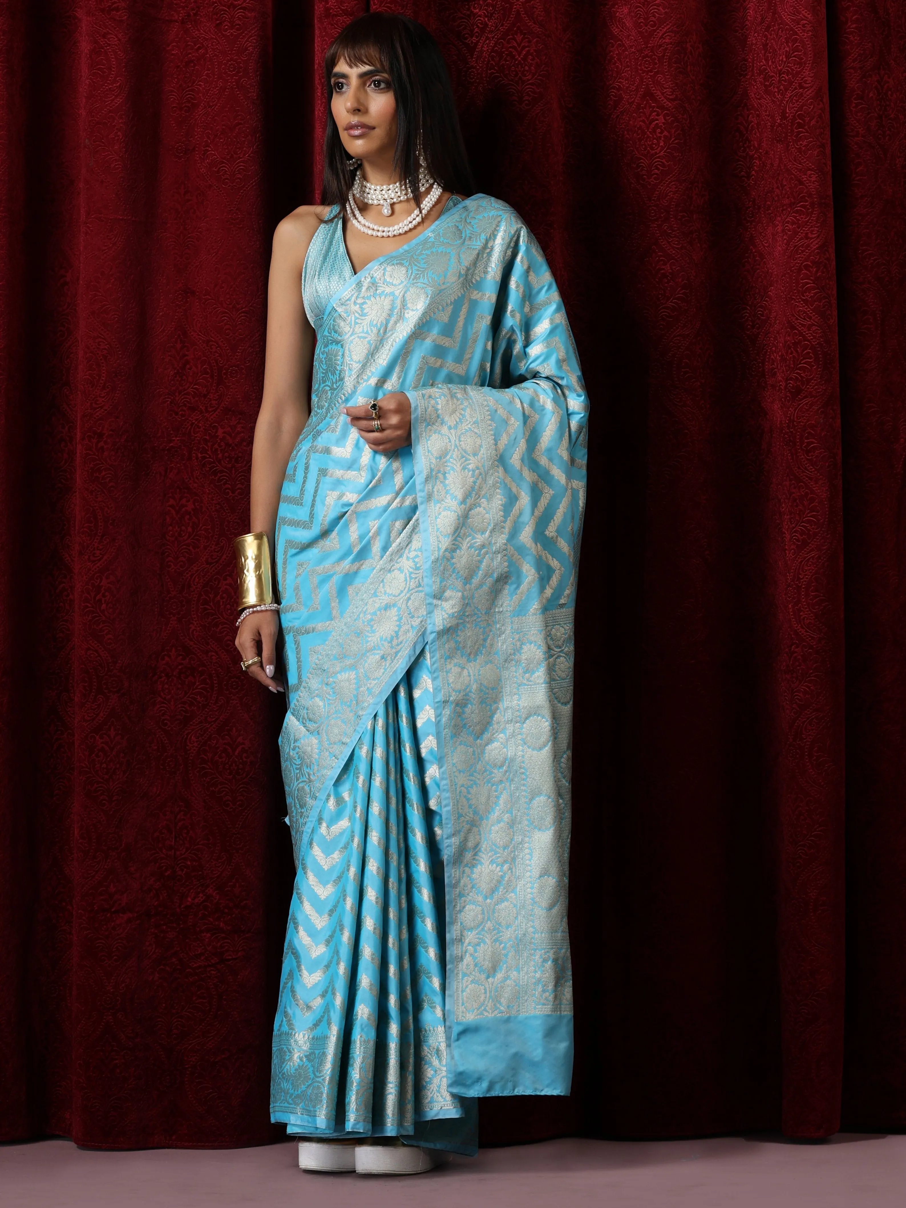 Pure Silk Blue Chevron Saree with Blouse Fabric