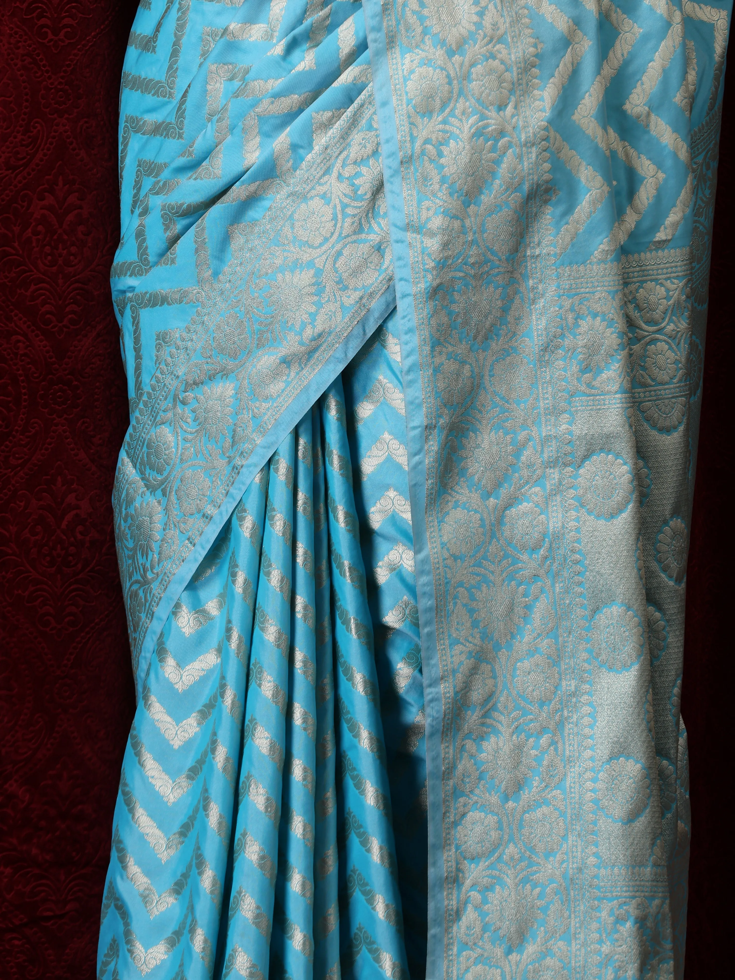 Pure Silk Blue Chevron Saree with Blouse Fabric