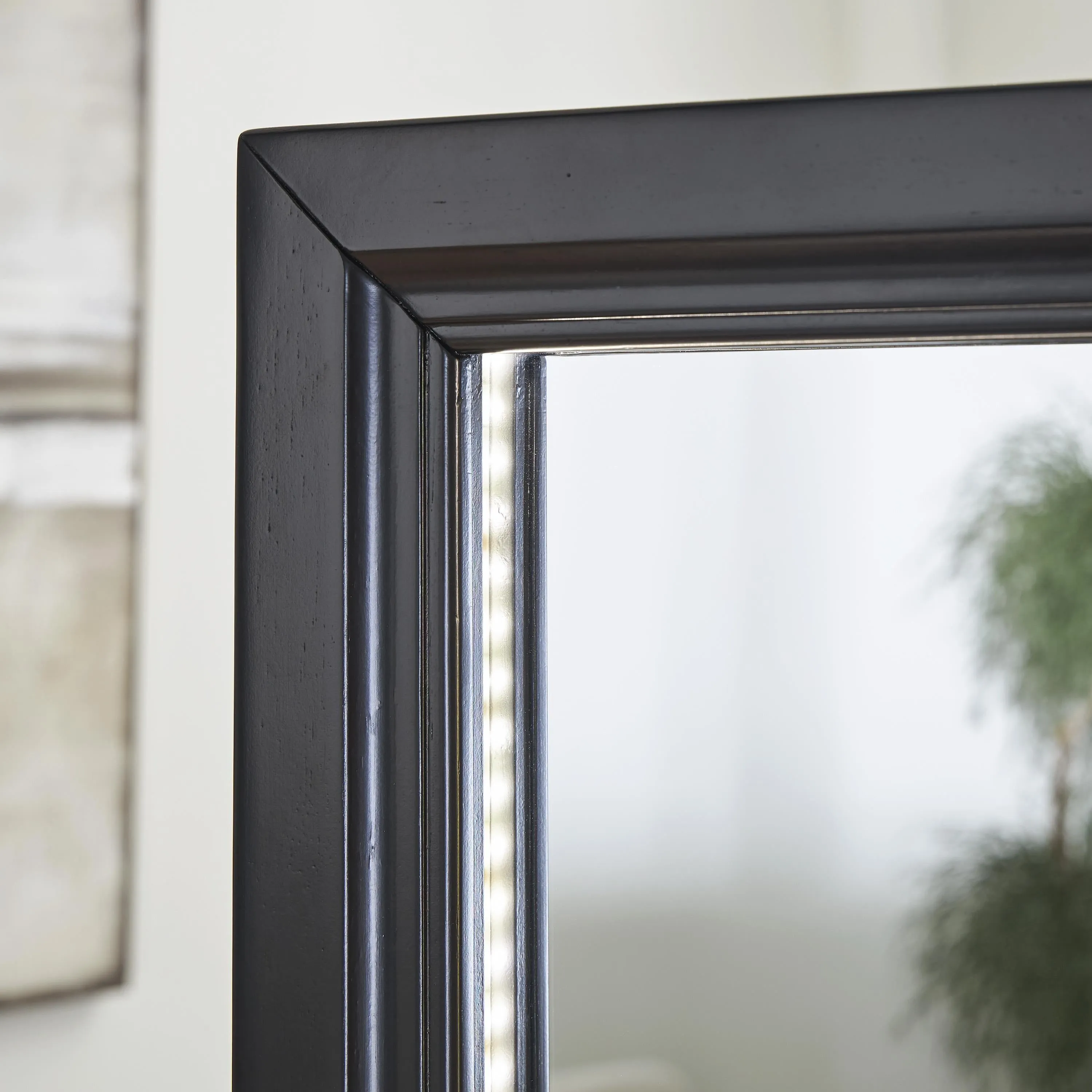 Signature Design by Ashley Evesen Floorstanding Mirror A8010384